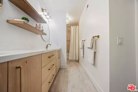 Bath - 21730 Grace Ave #4, Carson, CA 90745 photo 3 of 4