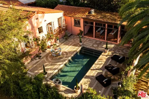 3359 Bennett Dr, Los Angeles, CA 90068