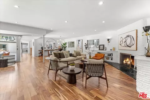266 S Highland Ave, Los Angeles, CA 90036