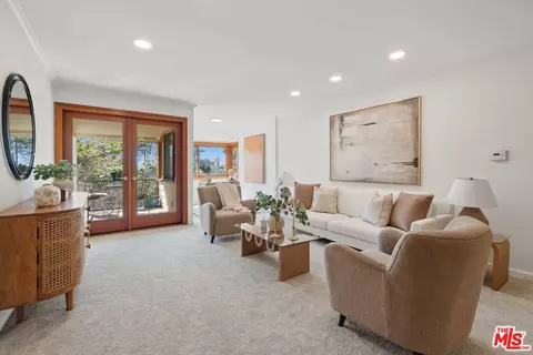 289 S Barrington Ave #A309, Los Angeles, CA 90049