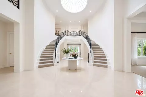 2285 Worthing Ln, Los Angeles, CA 90077