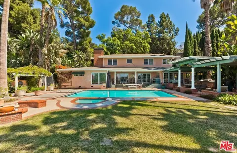 3525 N Knoll Dr, Los Angeles, CA 90068