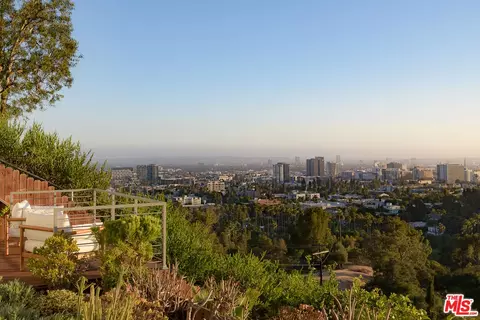 5502 Tuxedo Ter, Los Angeles, CA 90068