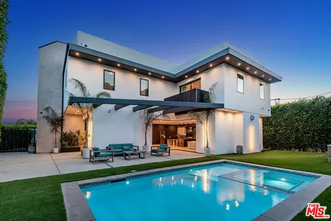 7303 W 89th St, Los Angeles, CA 90045