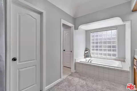 Entry Way - 1459 Hillsboro Ave, Madera, CA 93637 photo 2 of 2