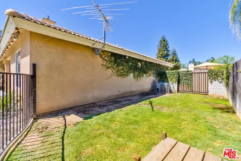 Exterior - 1459 Hillsboro Ave, Madera, CA 93637 photo 2 of 8