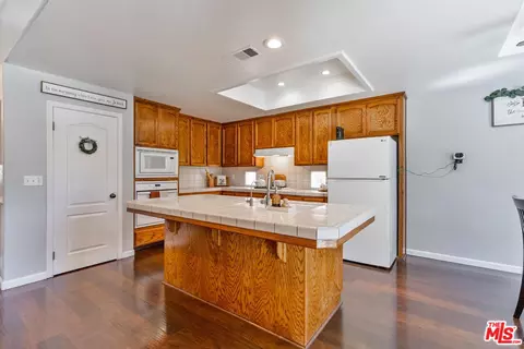 Kitchen - 1459 Hillsboro Ave, Madera, CA 93637 photo 1 of 3