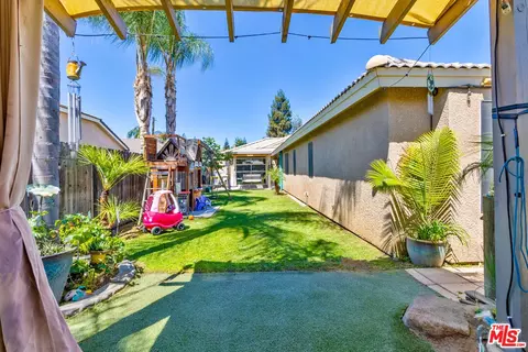 Exterior - 1459 Hillsboro Ave, Madera, CA 93637 photo 7 of 8