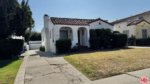 1941 Barry Ave, Los Angeles, CA 90025