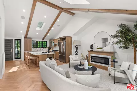 7719 Lexington Ave, West Hollywood, CA 90046
