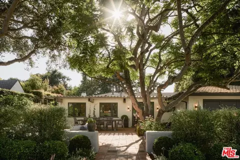 135 Pomar Ln, Santa Barbara, CA 93108