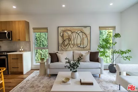 249 N Bonnie Brea St #4, Los Angeles, CA 90026