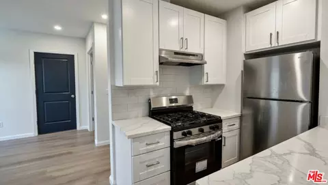 Other - 323 E Chestnut St, Glendale, CA 91205 photo 3 of 5
