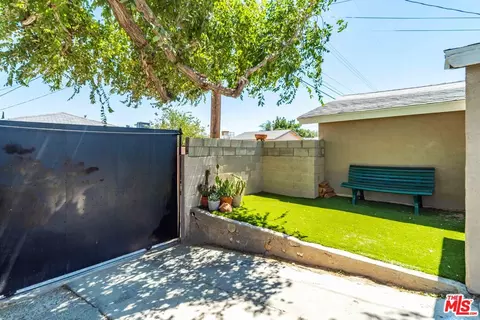 Exterior - 38538 30th St, Palmdale, CA 93550 photo 10 of 12