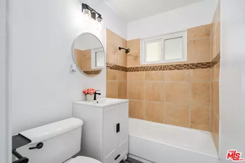 Bath - 38538 30th St, Palmdale, CA 93550 photo 2 of 2
