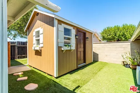 Exterior - 38538 30th St, Palmdale, CA 93550 photo 12 of 12