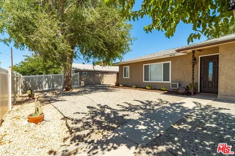 Exterior - 38538 30th St, Palmdale, CA 93550 photo 4 of 12