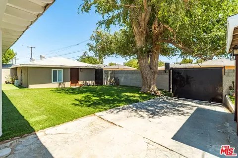 Exterior - 38538 30th St, Palmdale, CA 93550 photo 8 of 12