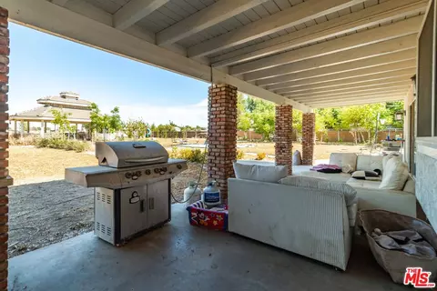 Exterior - 42706 20th St, Lancaster, CA 93534 photo 6 of 11