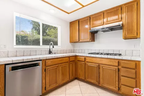 Kitchen - 4188 Trailcrest Dr, Moorpark, CA 93021 photo 3 of 3