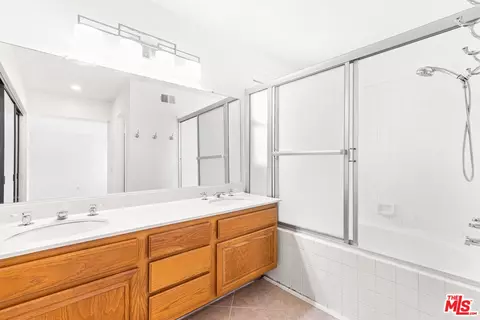 Bath - 4188 Trailcrest Dr, Moorpark, CA 93021 photo 2 of 3