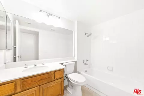 Bath - 4188 Trailcrest Dr, Moorpark, CA 93021 photo 1 of 3
