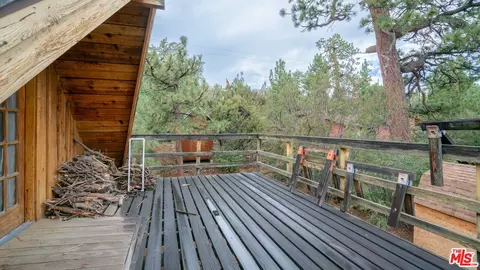 Exterior - 834 Victoria Ln, Sugarloaf, CA 92386 photo 8 of 11