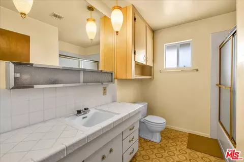 Bath - 8686 Uphill Rd, Joshua Tree, CA 92252 photo 2 of 2