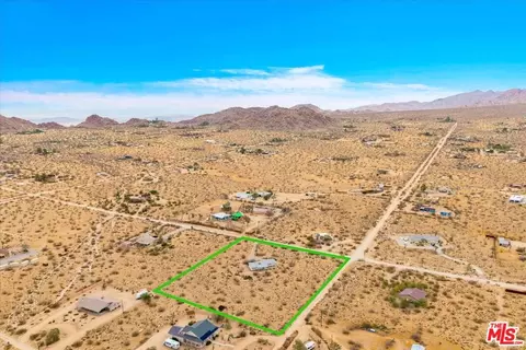 View/Area - 8686 Uphill Rd, Joshua Tree, CA 92252 photo 3 of 5
