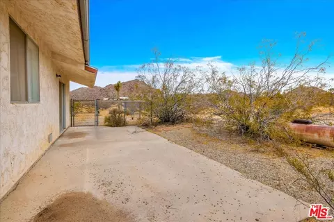 Exterior - 8686 Uphill Rd, Joshua Tree, CA 92252 photo 6 of 15