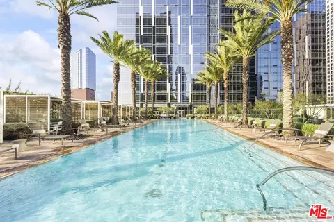 877 Francisco St #1716, Los Angeles, CA 90017