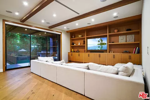 Living - 4145 Tujunga Ave, Studio City, CA 91604 photo 2 of 2