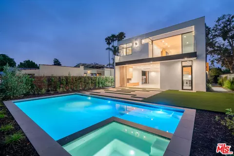 444 N Kings Rd, Los Angeles, CA 90048