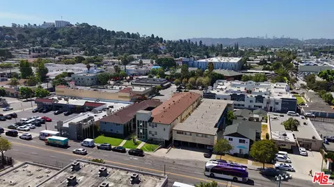 View/Area - 214 E Chevy Chase Dr, Glendale, CA 91205 photo 1 of 5