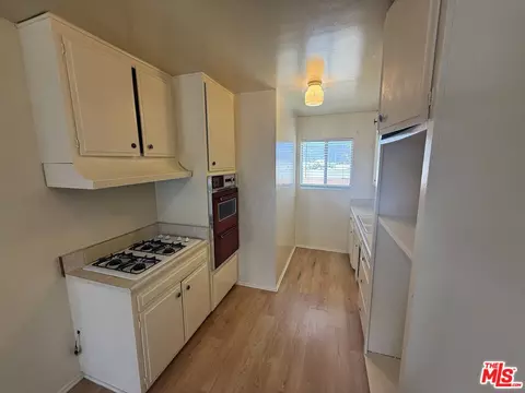 Kitchen - 214 E Chevy Chase Dr, Glendale, CA 91205 photo 1 of 1