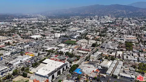 View/Area - 214 E Chevy Chase Dr, Glendale, CA 91205 photo 5 of 5