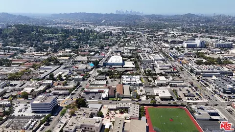 View/Area - 214 E Chevy Chase Dr, Glendale, CA 91205 photo 4 of 5