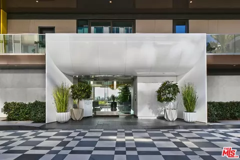 8420 Sunset Blvd #403, West Hollywood, CA 90069