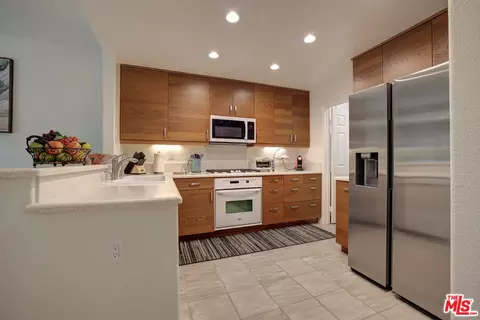 Kitchen - 12630 Springbrook Dr #E, San Diego, CA 92128 photo 2 of 2