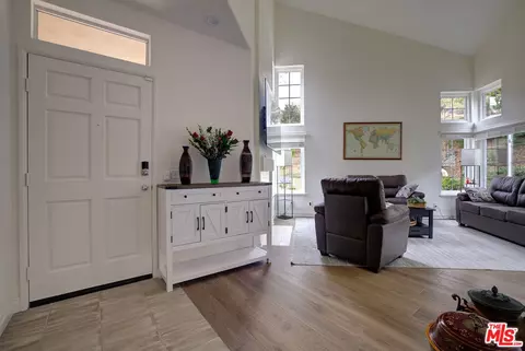 Entry Way - 12630 Springbrook Dr #E, San Diego, CA 92128 photo 2 of 2