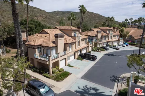 View/Area - 12630 Springbrook Dr #E, San Diego, CA 92128 photo 2 of 7