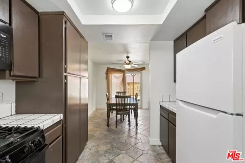 Entry Way - 1655 E Avenue K, Lancaster, CA 93535 photo 1 of 1