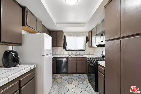 Kitchen - 1655 E Avenue K, Lancaster, CA 93535 photo 1 of 1