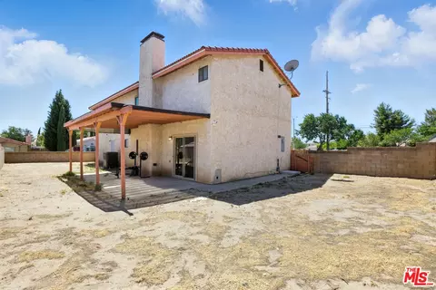 Exterior - 1655 E Avenue K, Lancaster, CA 93535 photo 6 of 7