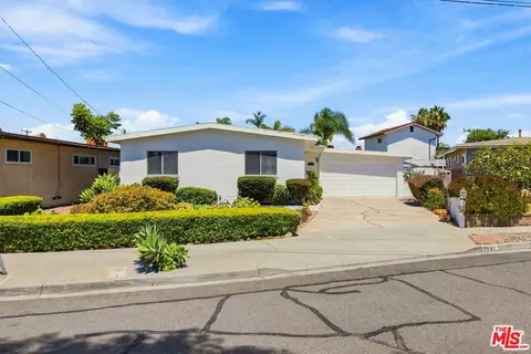 8892 Hoffing Ave, San Diego, CA 92123