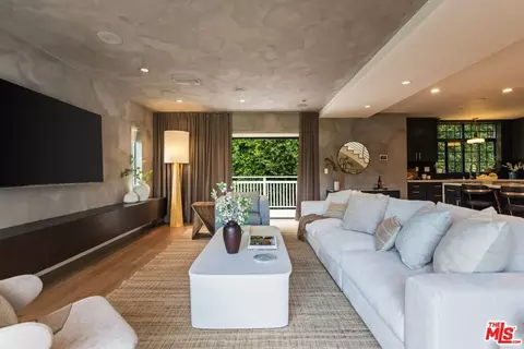 645 N Hayworth Ave, Los Angeles, CA 90048