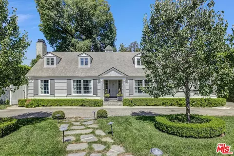 15235 Valley Vista Blvd, Sherman Oaks, CA 91403