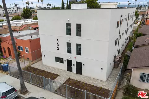 833 W 84th St, Los Angeles, CA 90044