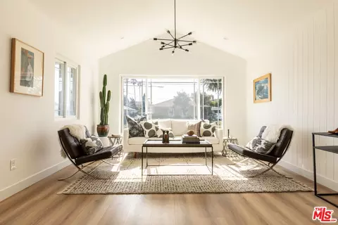 10516 Cimarron St, Los Angeles, CA 90047