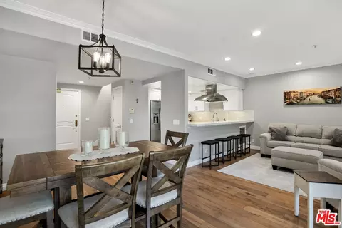 1426 N Laurel Ave #110, West Hollywood, CA 90046